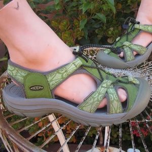 KEEN WATERPROOF 11 GREEN LEATHER TRIM SANDAL SHOES